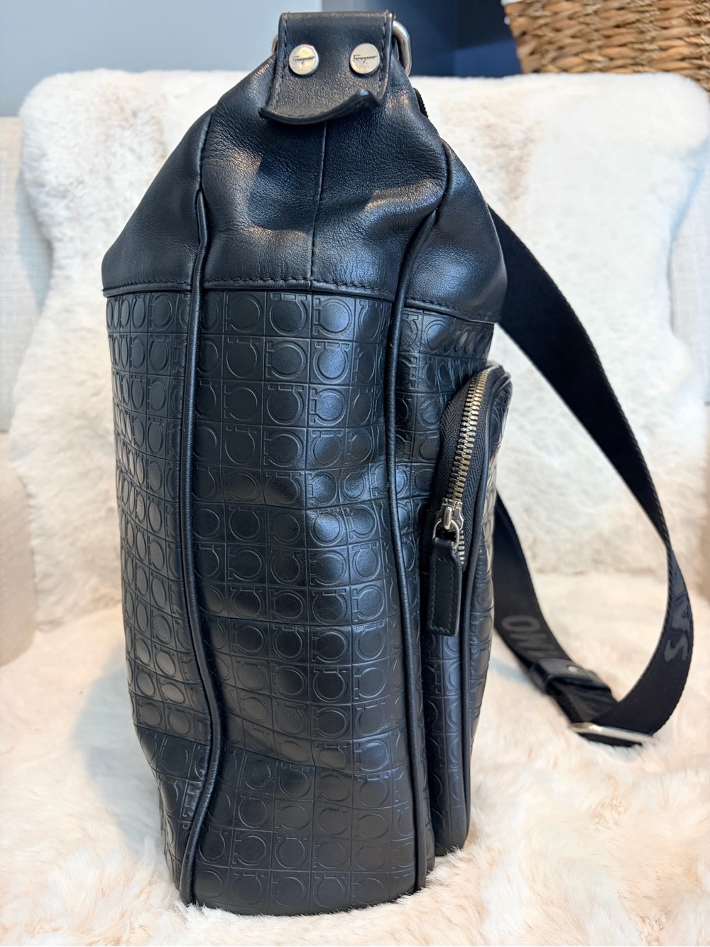 Salvatore Ferragamo Large Gancini Black Leather Messenger Crossbody Bag - Picture 8 of 14